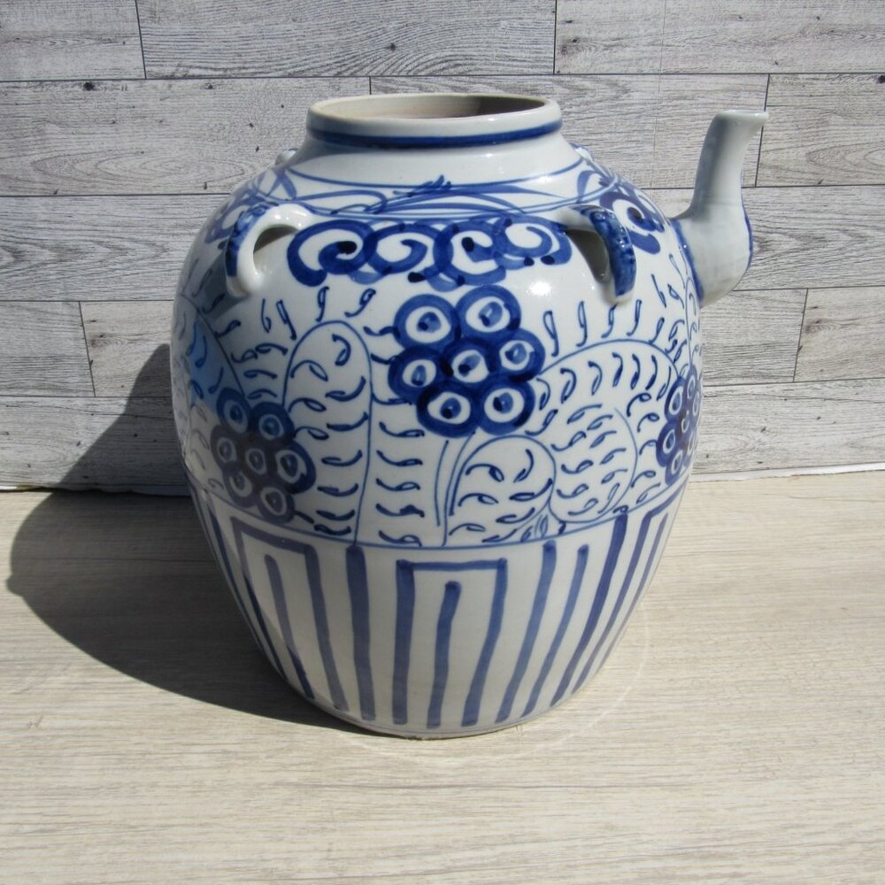 VTG Chinese Chinoiserie Water Jug Wine Oil Pot Cobalt Blue & White Pottery - Picture 7 of 13